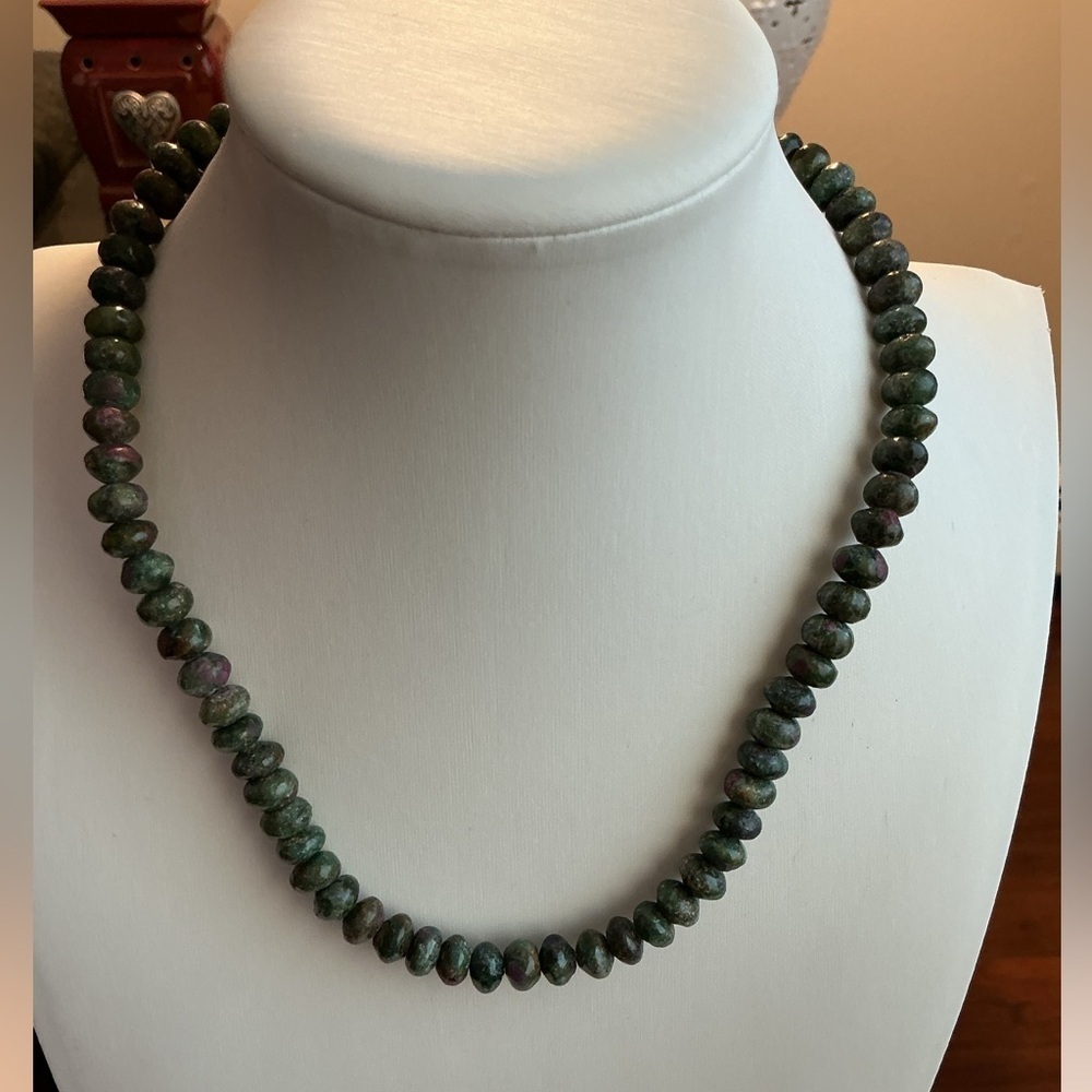 Natural Ruby Zoisite Silver Tone Necklace and Bracelet Set - Picture 3 of 9